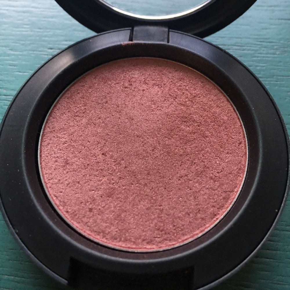 MAC Plum Foolery blush